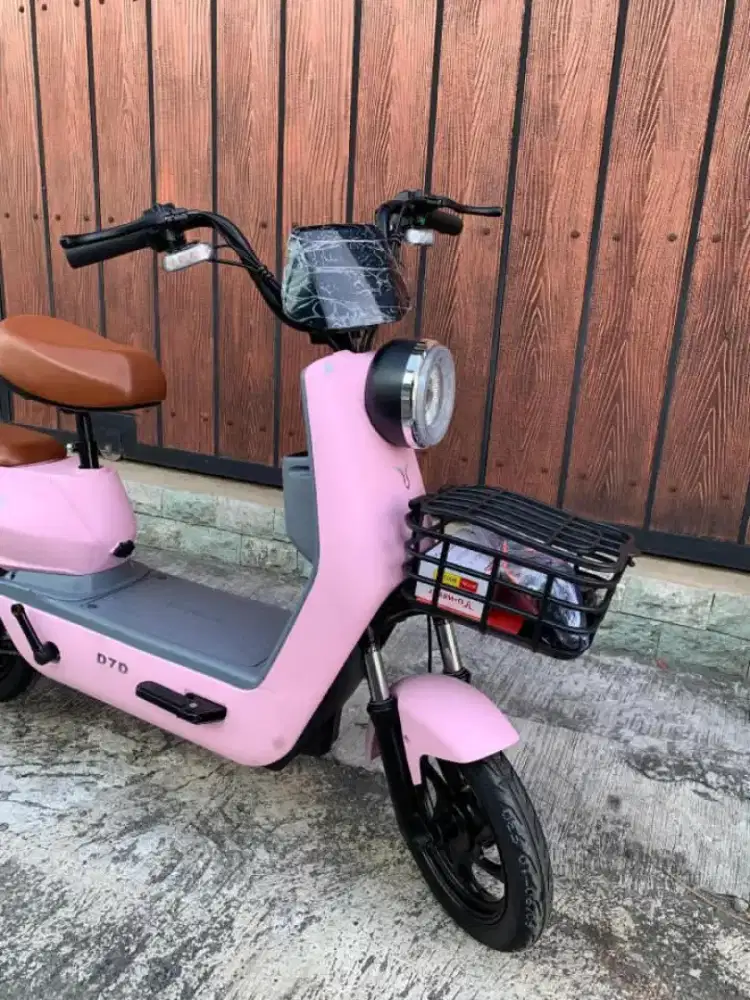 Sepeda listrik uwinfly d7s pink