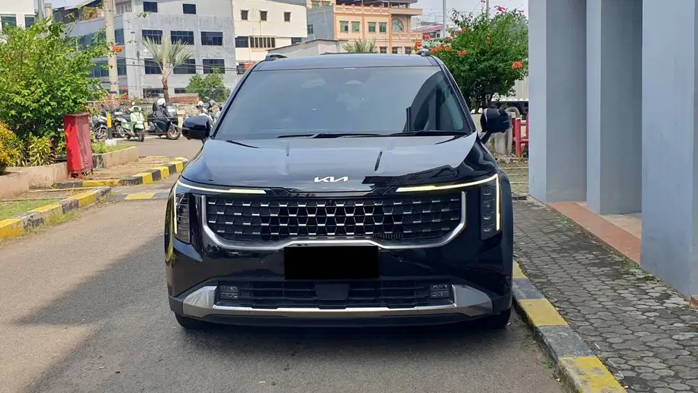 Kia Grand Carnival Premiere 2.2 CRDi Diesel Hitam 2024 Like New Low KM