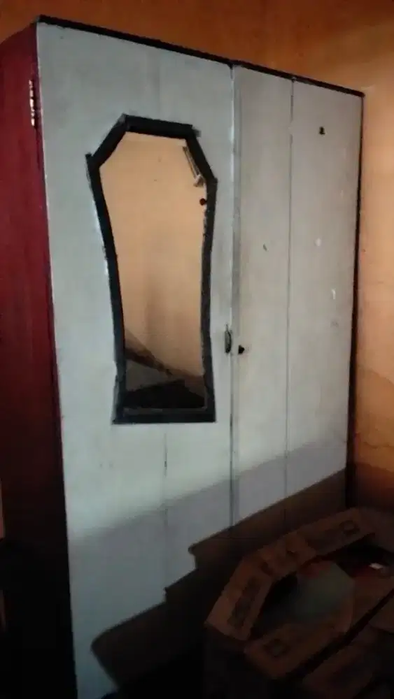 lemari pakaian 2 pintu apa adanya