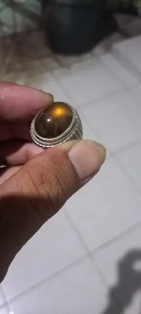 Batu cincin solar giwang natural