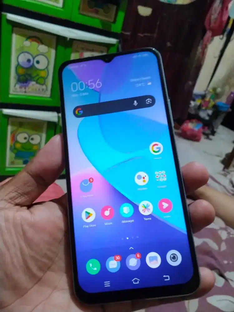 Di jual Vivo y20 masih layak pakaj minus bekdor belakang jelek