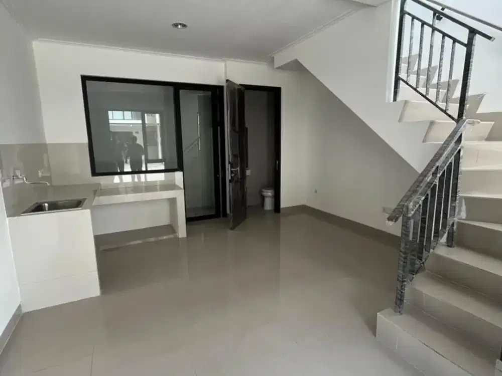 Disewa Rumah PIK 2 Milenial City uk. 4.5x10m2 Kosongan (SIAP HUNI !)