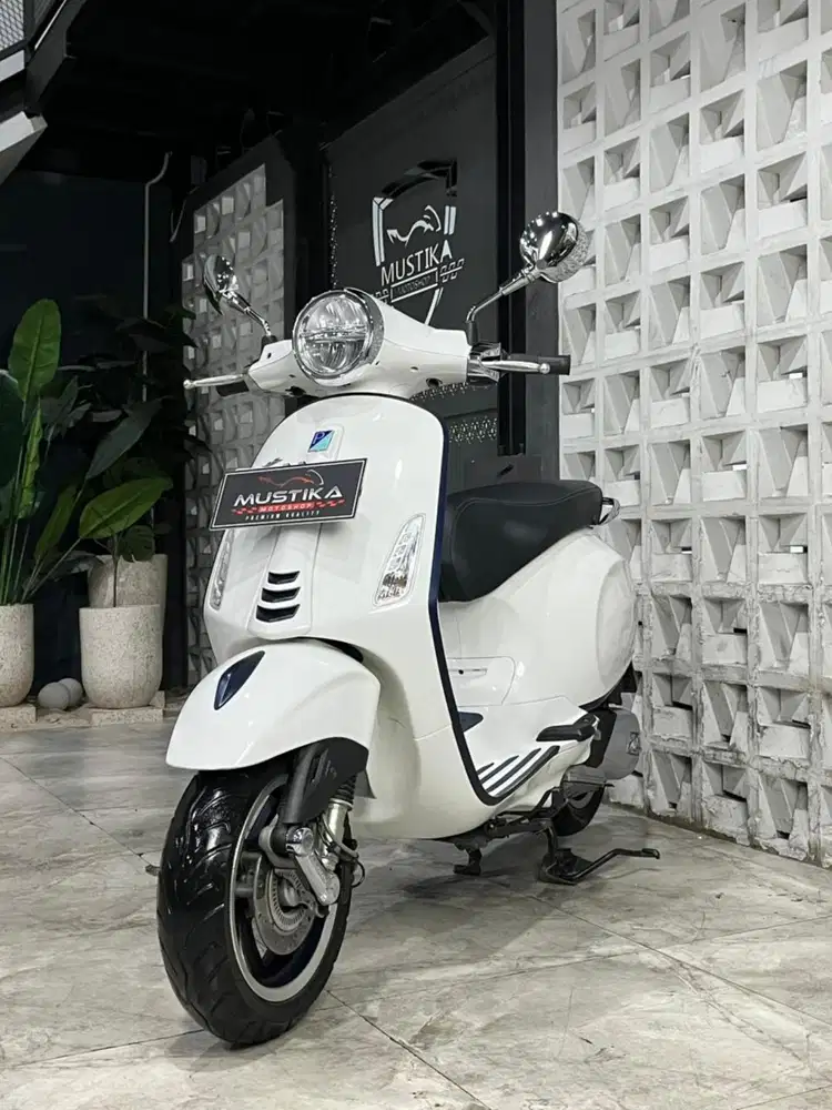 VESPA PRIMAVERA S150 ABS 2022 WHITE SNOW - Chintia Mustika