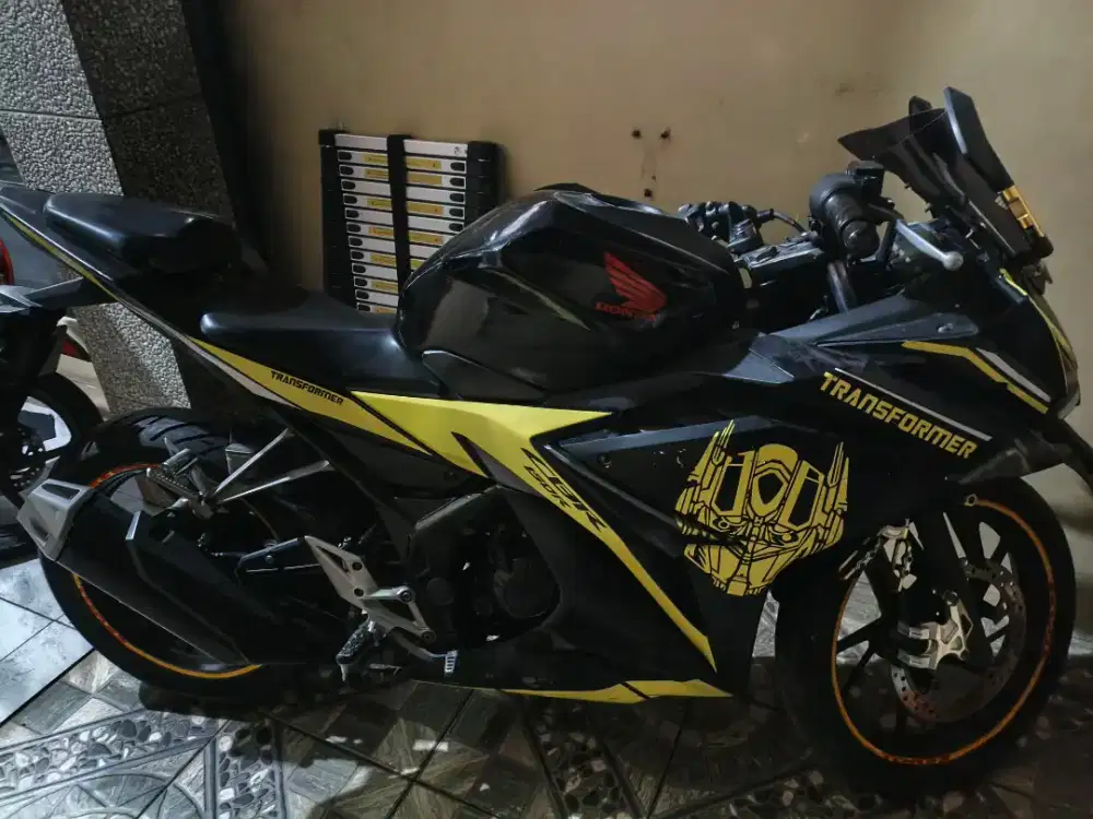 Honda CBR 150R 2017