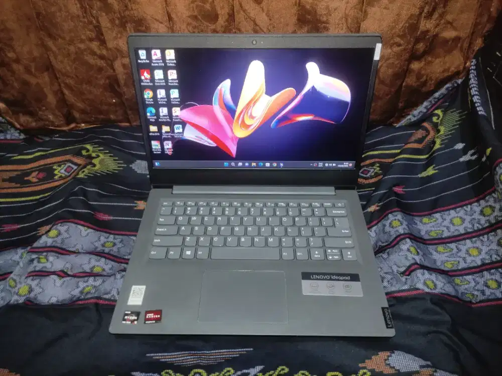B514 Laptop Lenovo V14-ARE AMD Ryzen 5-4500U Ram 12GB ssd 256GB Gaming
