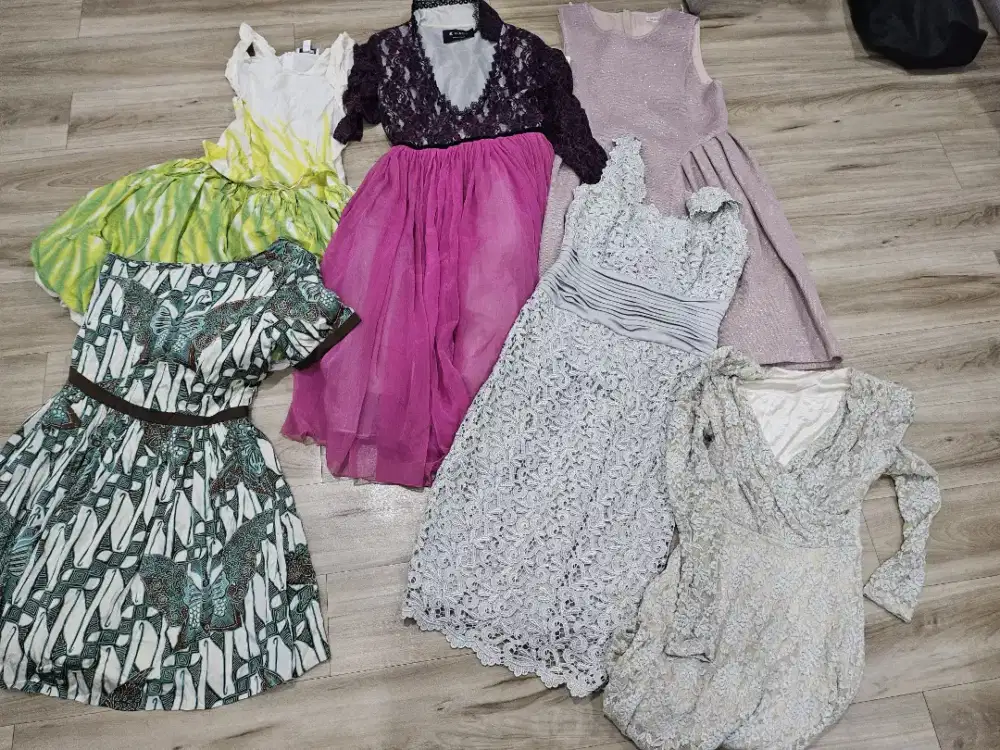 6 pcs women dress preloved all size take all harga nett 250k,lok pluit