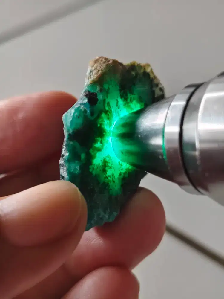 Natural Bacan Doko Kura Senteran Plong Ajiib
Dim 39 x 29 x 18,5 mm
