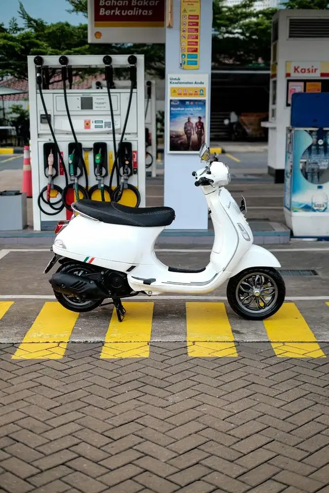 Vespa LX 125 IGET LED 2024
