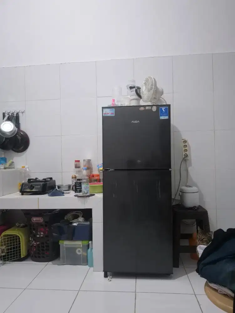 Dijual Kulkas 2 pintu merek Aqua