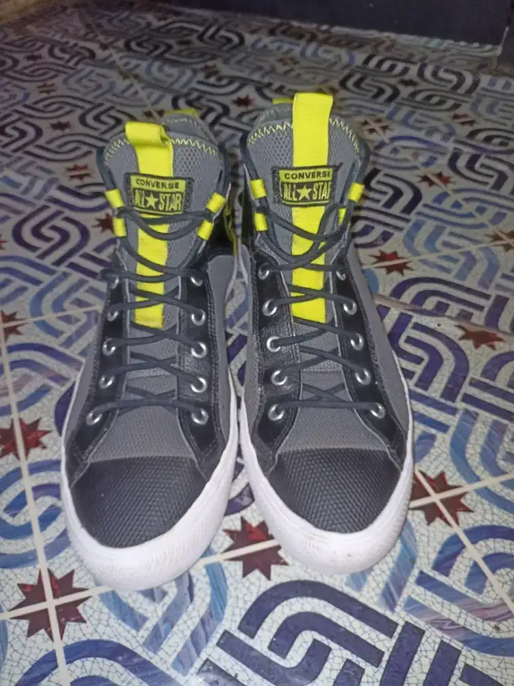 SEPATU SNEAKER PRIA CONVERSE CTAS FLUX -ULTRA MID ORIGINAL