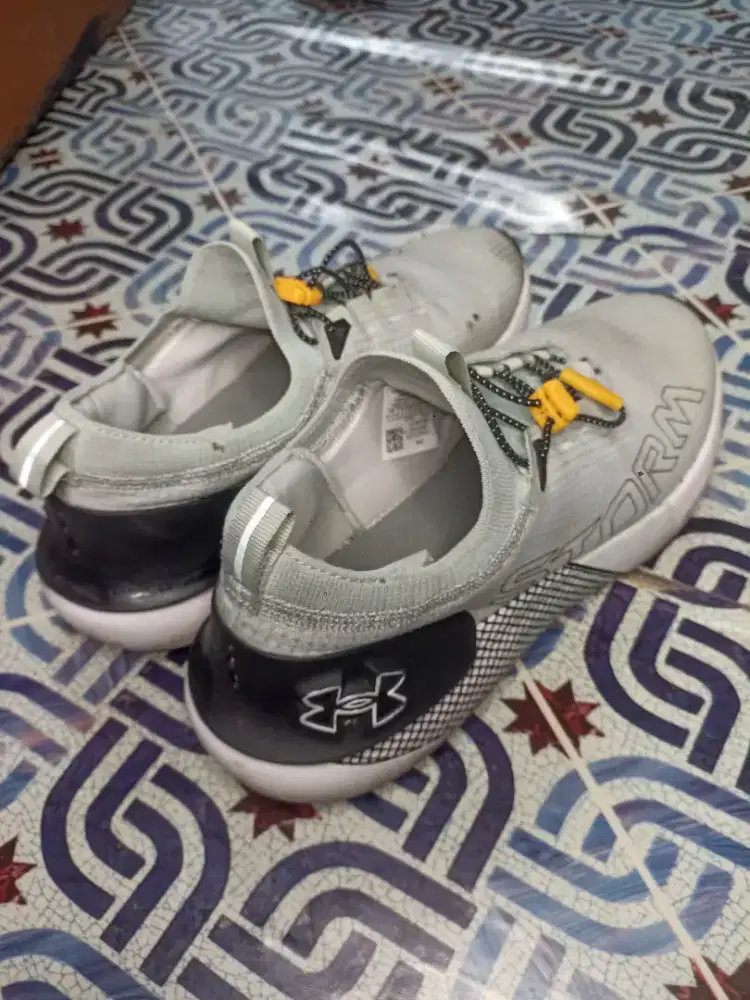 SEPATU SNEAKERS PR PRIA ANDER ARMOURS STORM HOVA