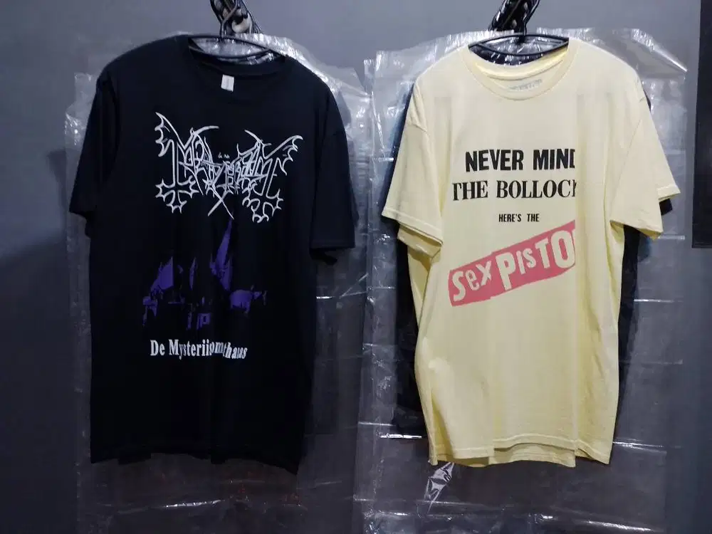 DIJUAL BORONGAN - Kaos Musik - Original License T-Shirt (12 Unit)