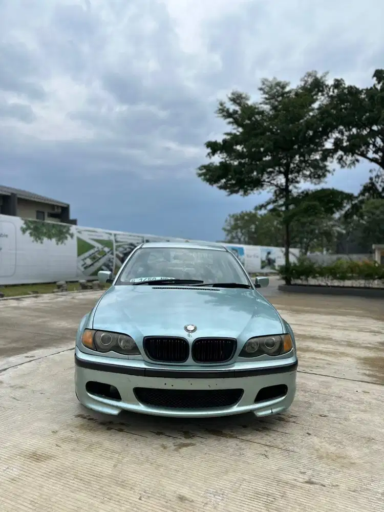 BMW 318i 2003 Bensin