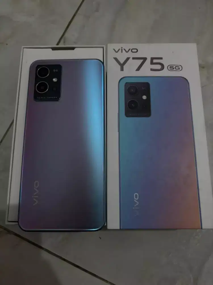 Vivo y75 5G. Ram 8/128 komplit mulus..