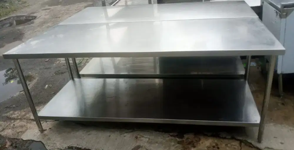 Meja 2 Susun 
Ukuran P 200 x L 80 x T 80 cm
