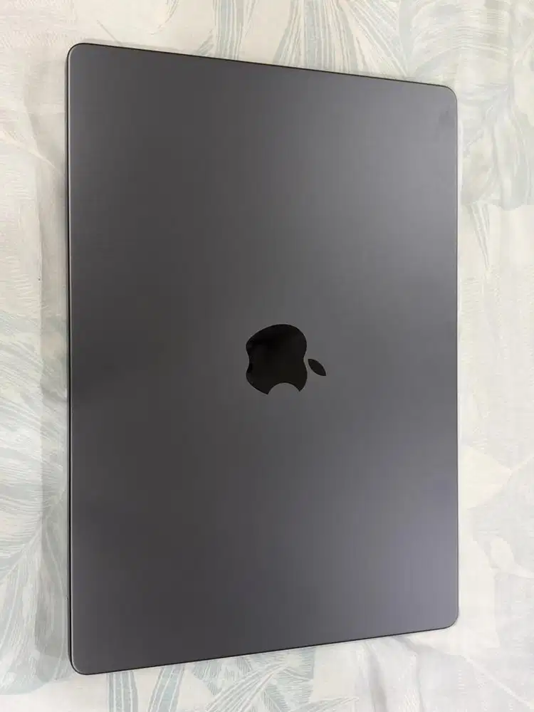 Macbook Pro M4 16GB 512 Black Like New