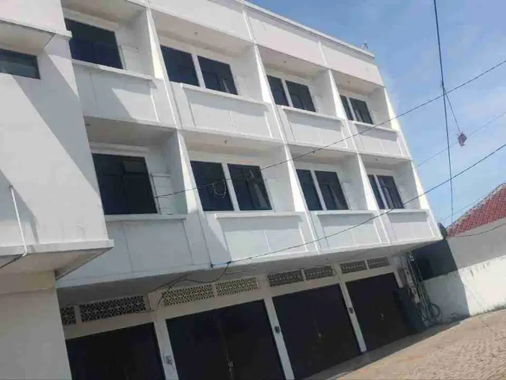 RUKO 5 GANDENG LUAS 1000 di Jalan Raya Bogor Depok Disewakan
