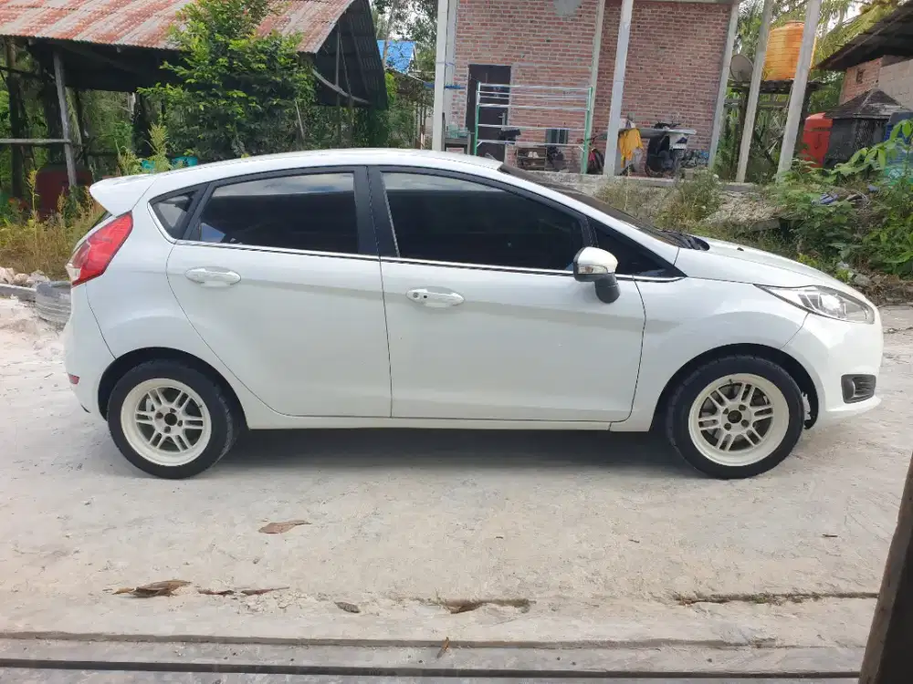 Dijual ford fiesta 1.5 type S thn 2015