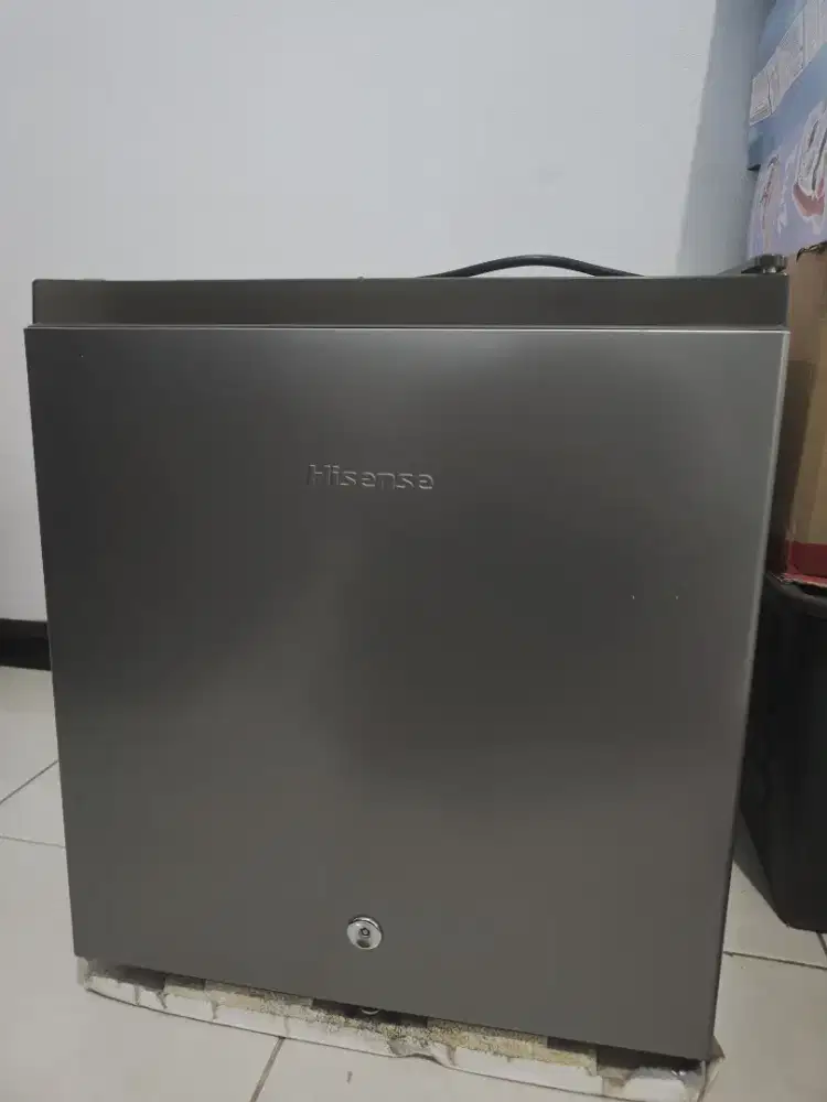 KULKAS MINI HISENSE