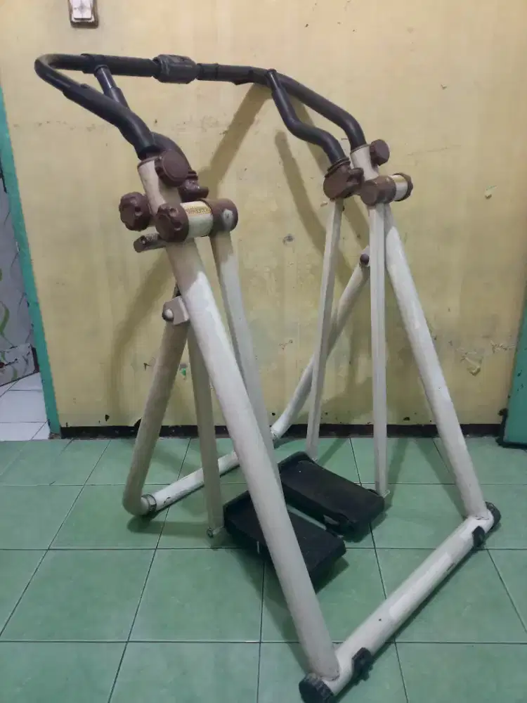 ALAT FITNES/AIR WALKER