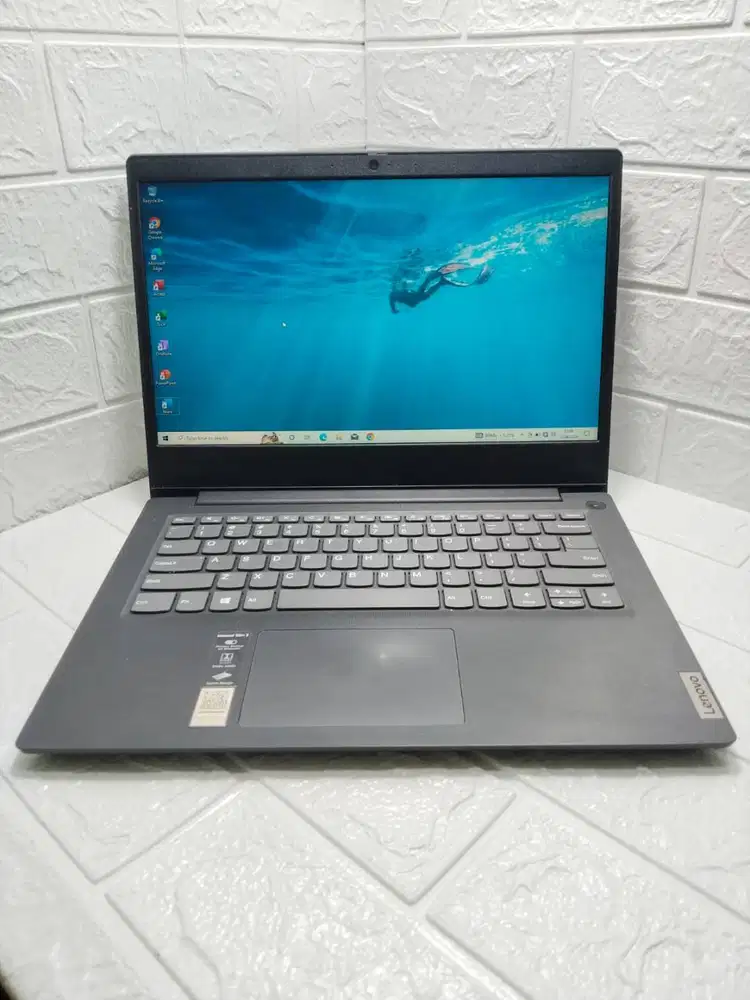 Laptop Lenovo Ram 4 GB SSD 256 GB Mulus Siap Pakai