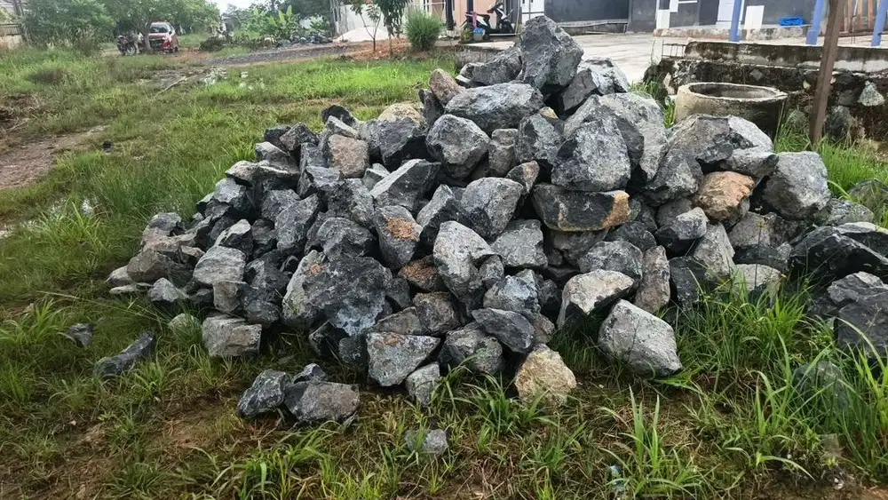 BATU GUNUNG/BATU PONDASI