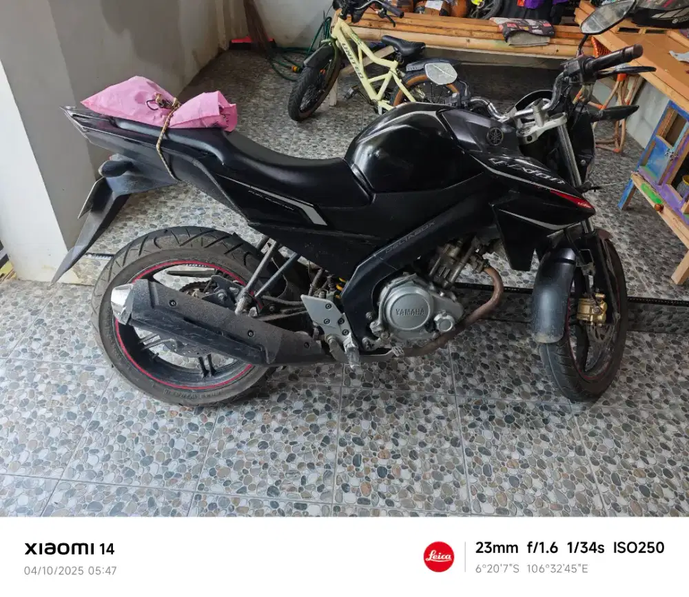Jual Vixion hitam
