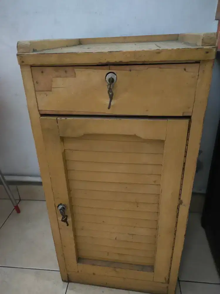 Laci Kantor Dijual
