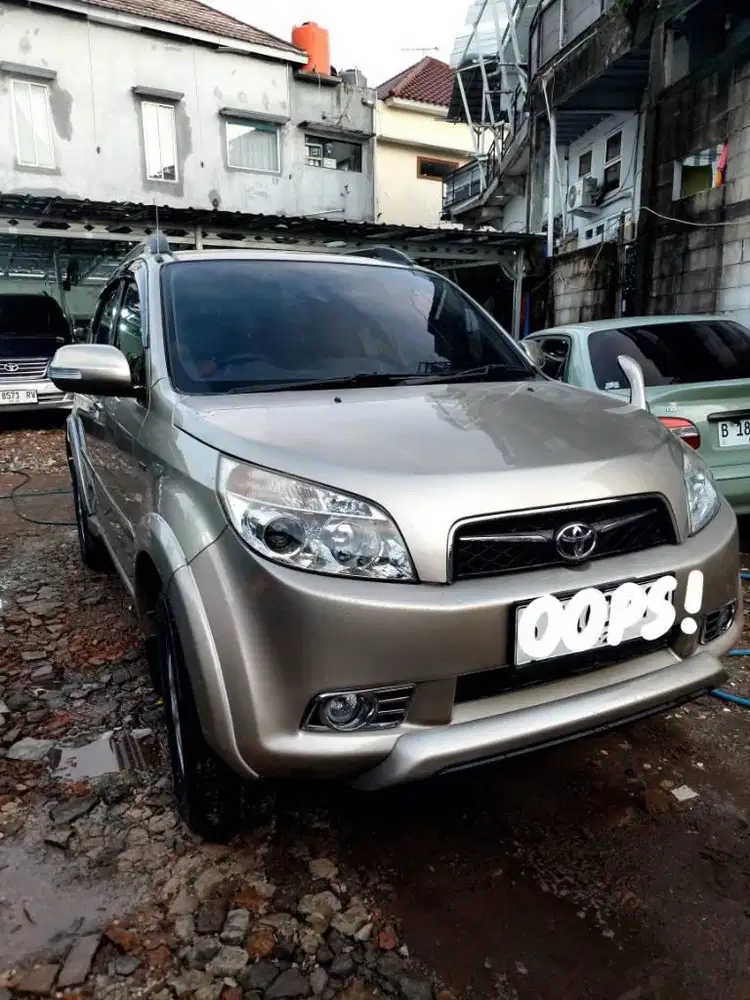 Istimewa Rush 2 Seat type G Manual 2009