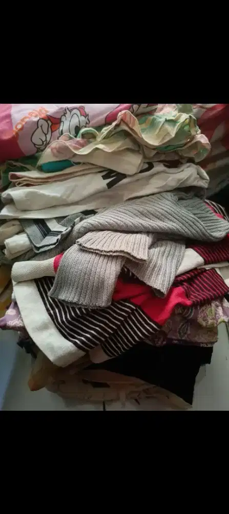 Dijual Borongan Kaos,kemeja,celana dewasa Sprei,Sarung dll