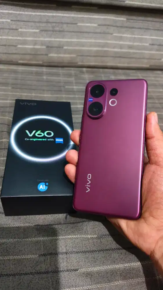 vivo v60 5G zeiss 8/256gb fullset ori