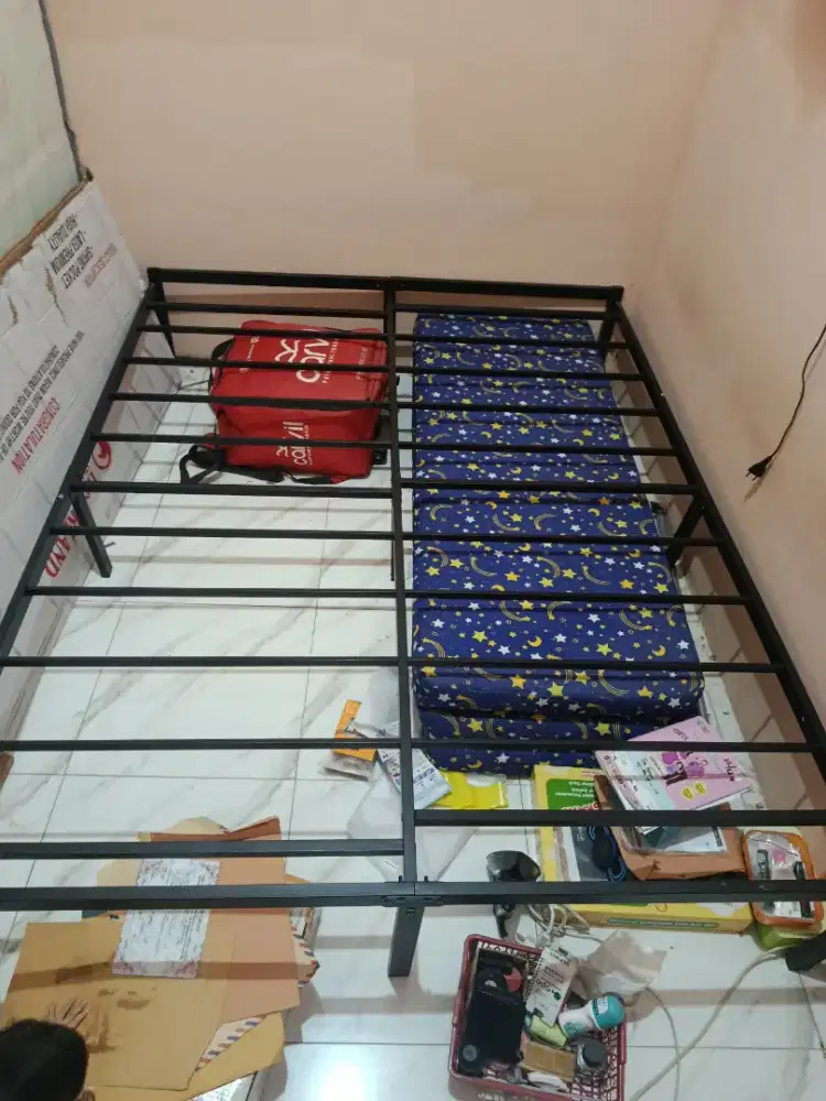 Tempat tidur ukuran 160*200