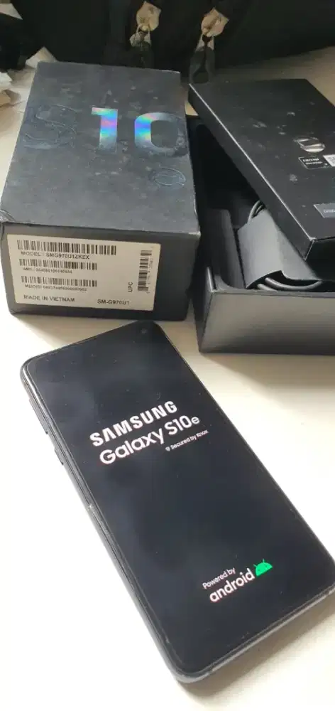 Samsung S10e 8/256gb