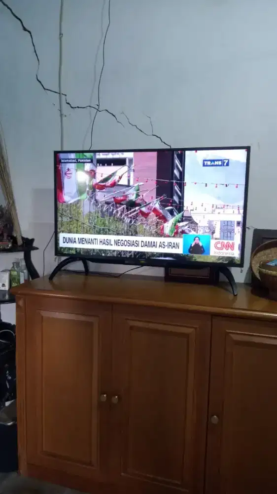 TV SHARP 2T-C42EG1
Bekas