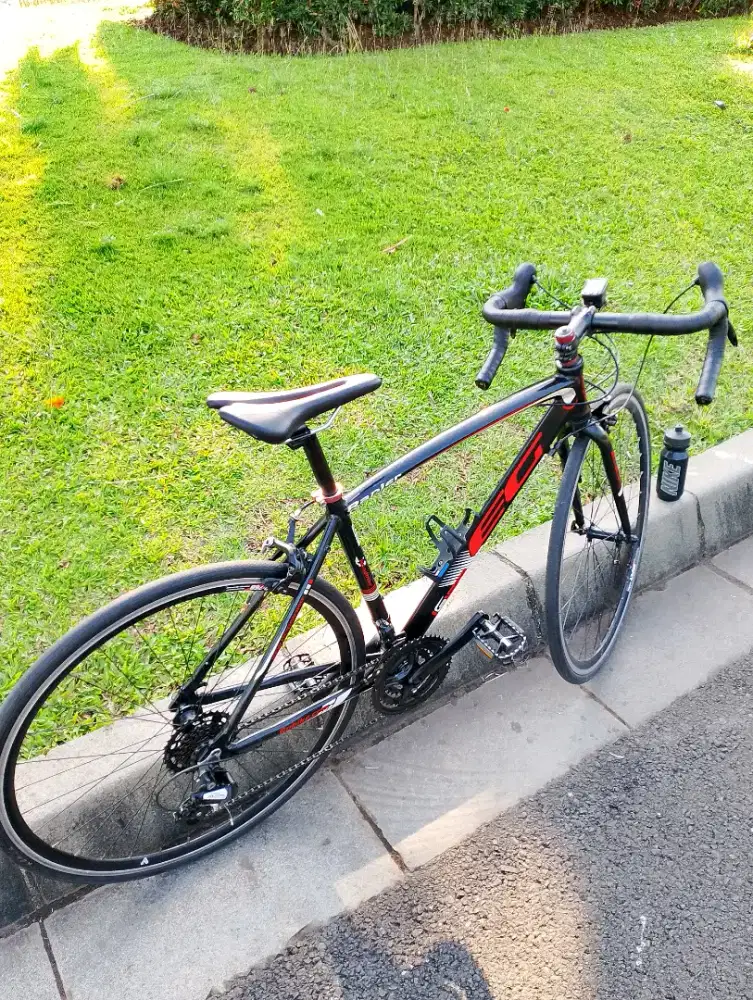 Sepeda road bike EG bahan alloy good condition