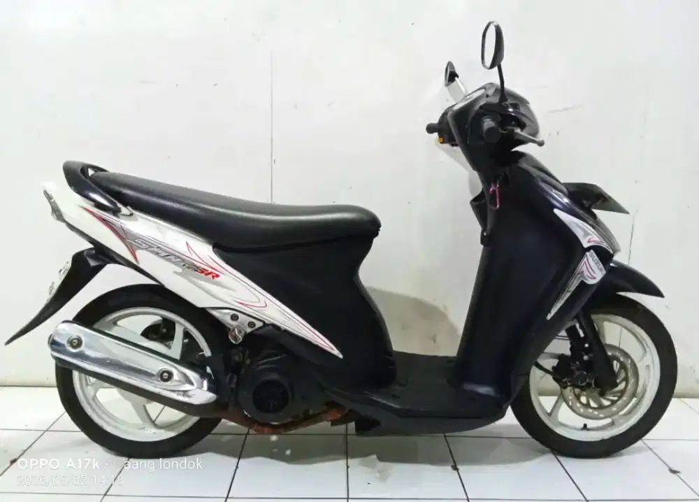 Suzuki Spin 2006