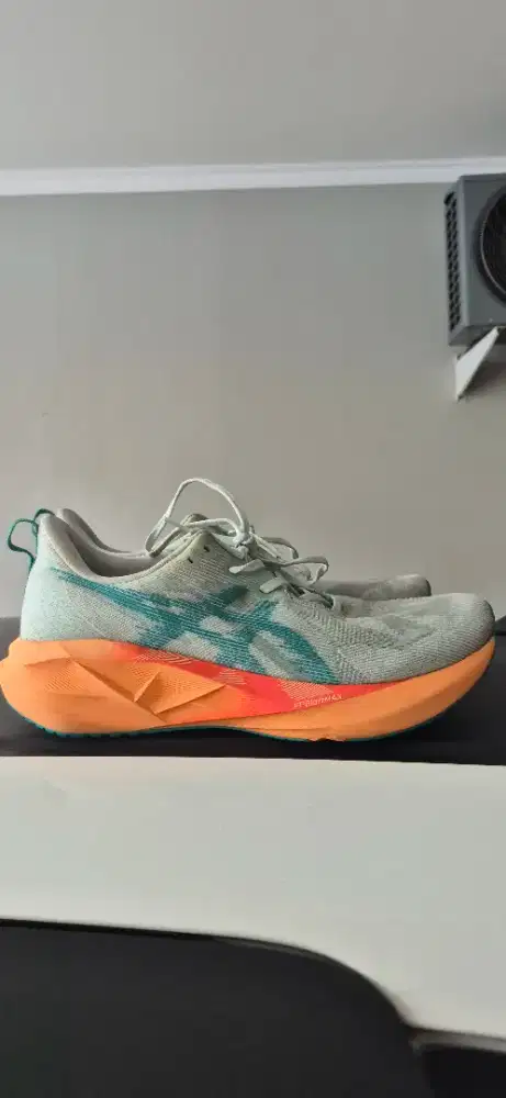 Sepatu Running Asics Novablast 5