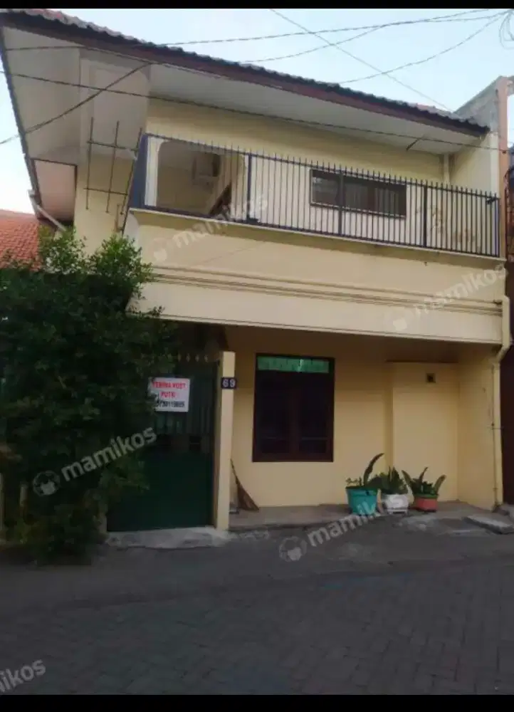 KOST PUTRI (Belakang Mall Ciworld)
