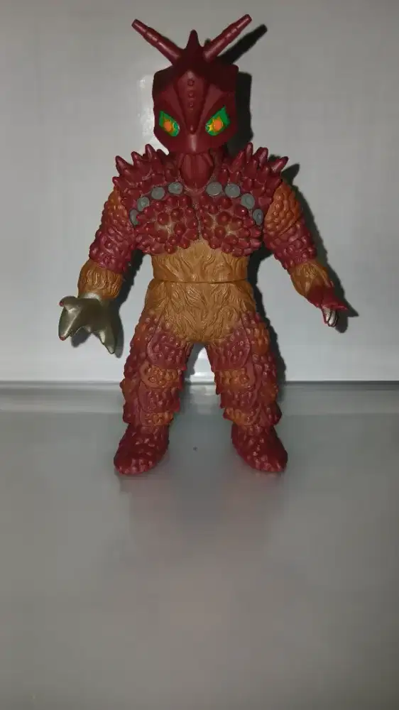 Ultra Hero Series Yapool 17 cm ori bandai Ultraman