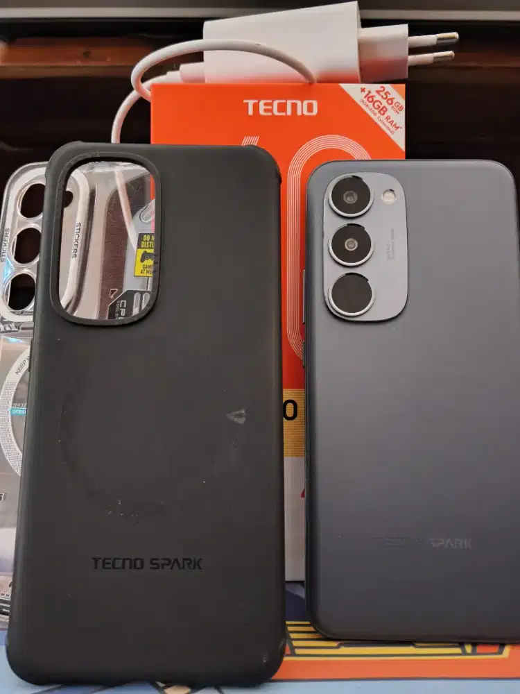 Tecno Spark 40 pro+ plus 16Gb (8Gb+8Gb) Ram + 256Gb Rom Hitam Fullset