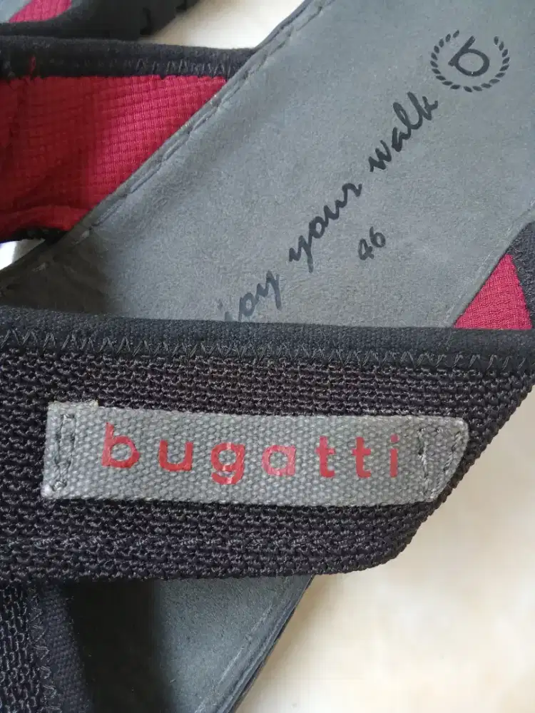 Sendal bugatti size 46 jual rugi