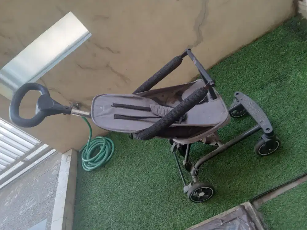 Kereta bayi bekas