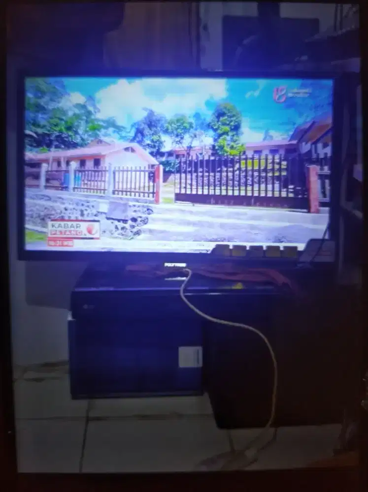 Tv digital Politron 32 in murah gambar bagus bening jual cepat BU