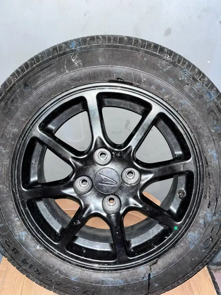 Velg+ban bekas pakaian new ayla X 2024
