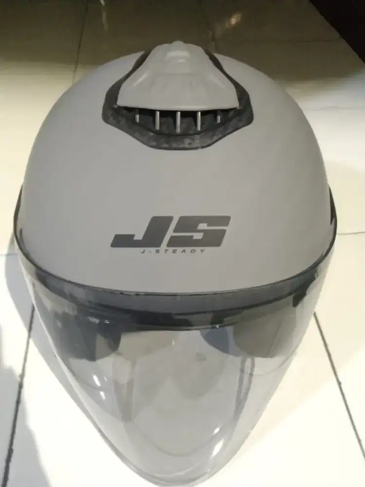 dijual helm Js Latte baru belum dipakai Size L grey doff