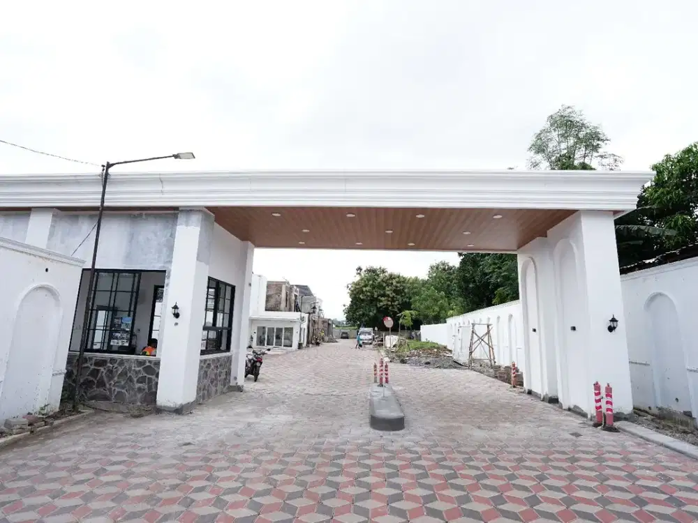 RUMAH MEWAH TYPE AMERICAN, LISTRIK BAWAH TANAH, DEKAT SAMSAT PATI