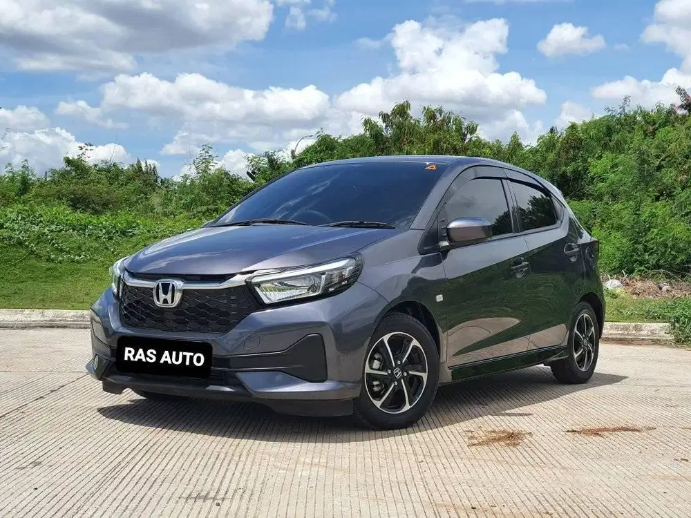SEPERTI BARU!!  Honda New Brio Satya 1.2 E AT 2024 Abu