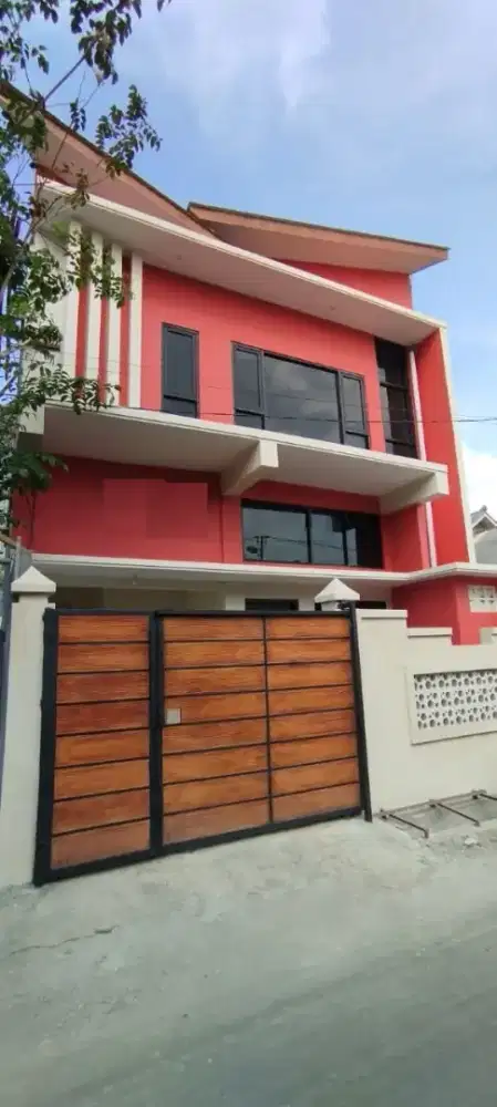 Rumah Kos 2 lantai 12 KT Jl Tidar dekat kampus UNEJ Jember