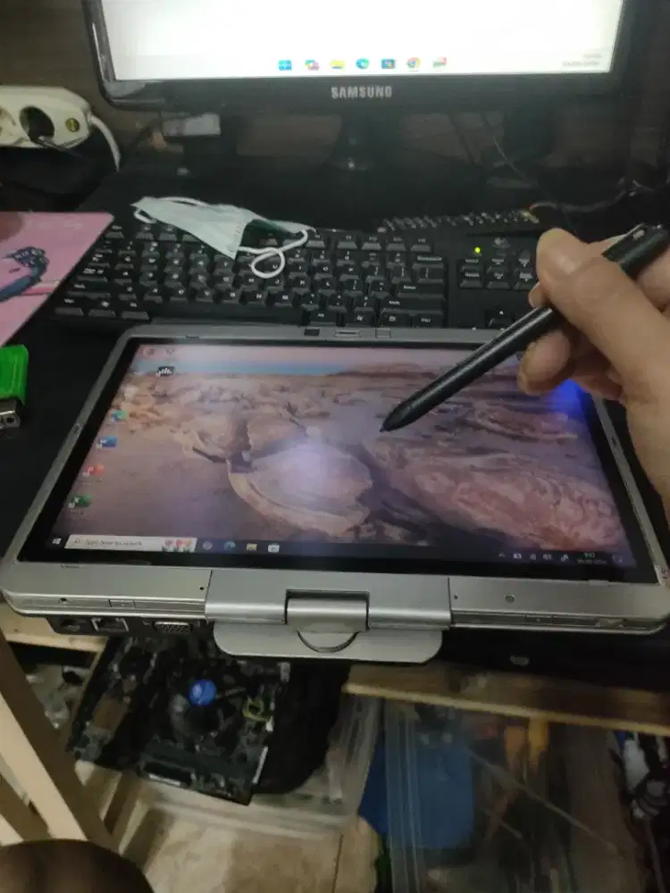 Laptop bisa jadi tab touchscreen
