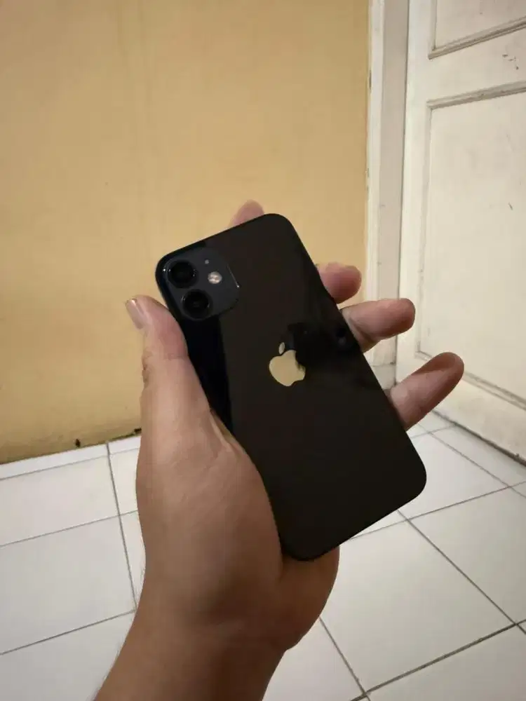 Iphone 12 mini 128 Hitam